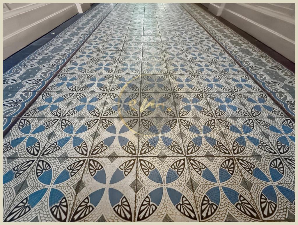 Hauseingang (Bodendetail)