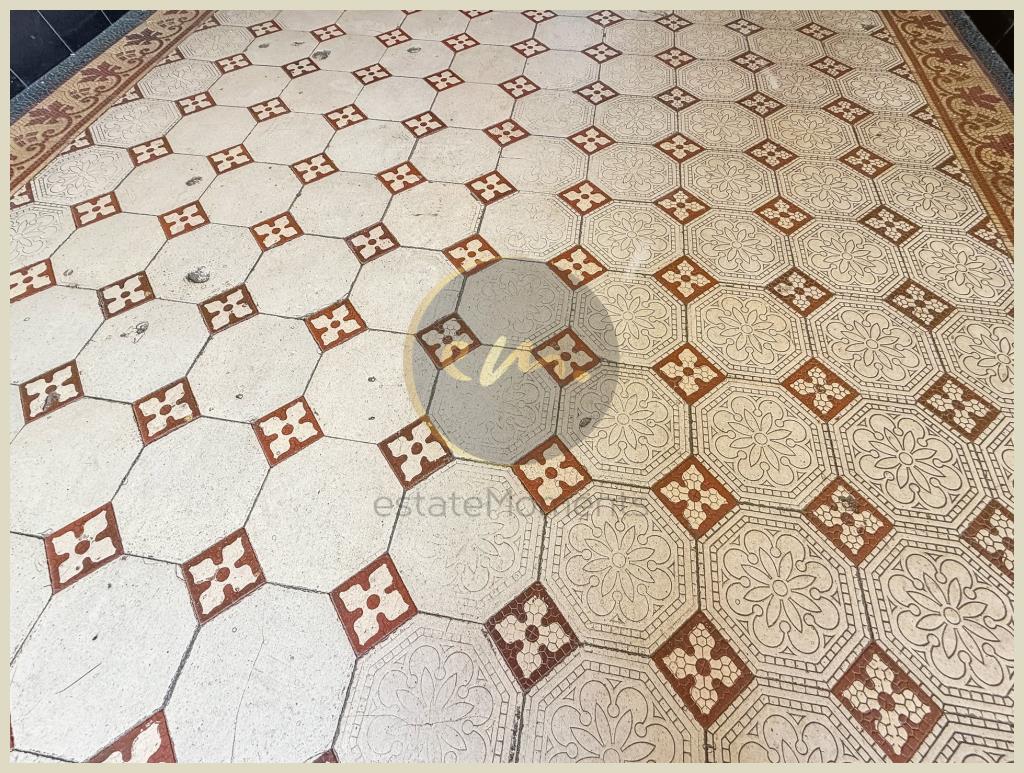 Bodendetail (Hauseingang)