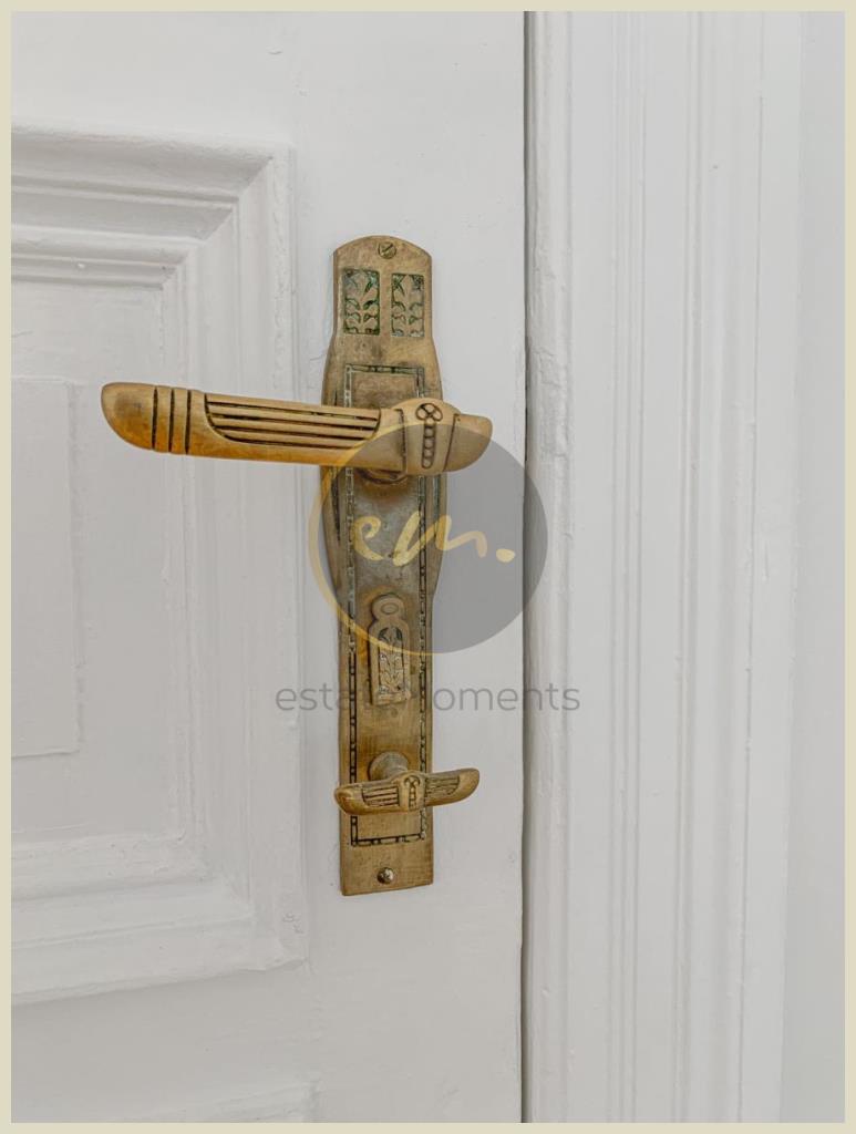 Tür (nach Modernisierung)