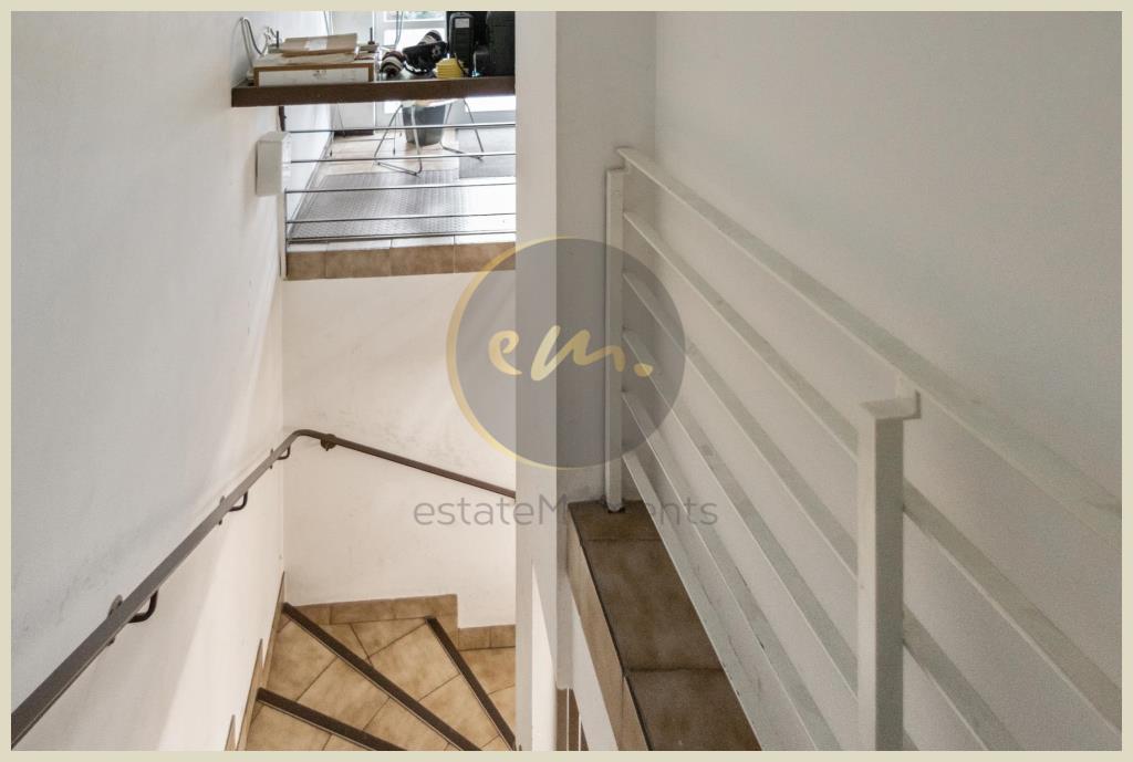 Gewerbe (Treppe zum UG)