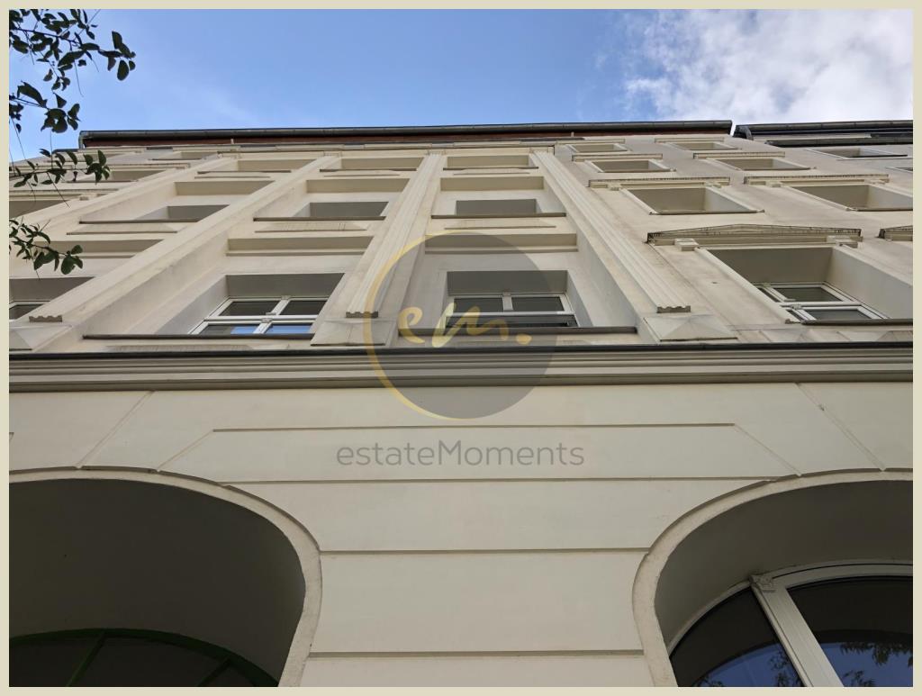 Berlin - Bezugsfrei - Helle und moderne 2,5-Zimmer-Altbauwohnung mit Aufzug in Berlin-Mitte