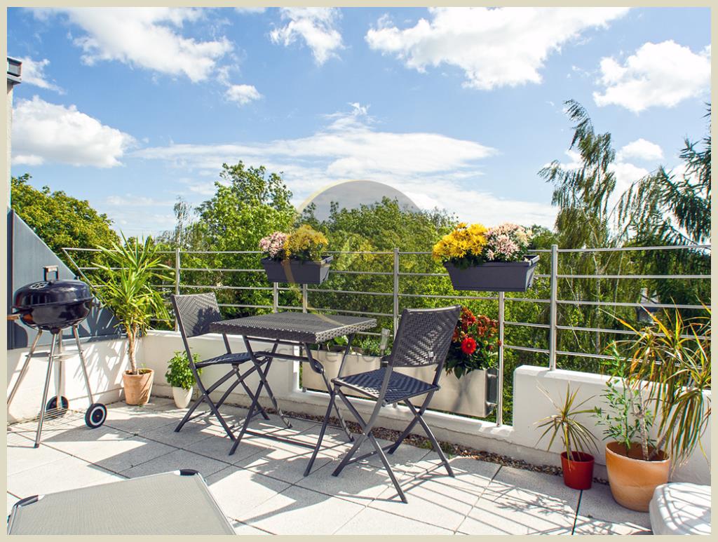 Berlin - Wunderschöne Dachgeschosswohnung, hochwertige Bauweise, helle Räume, großzügige Terrasse...
