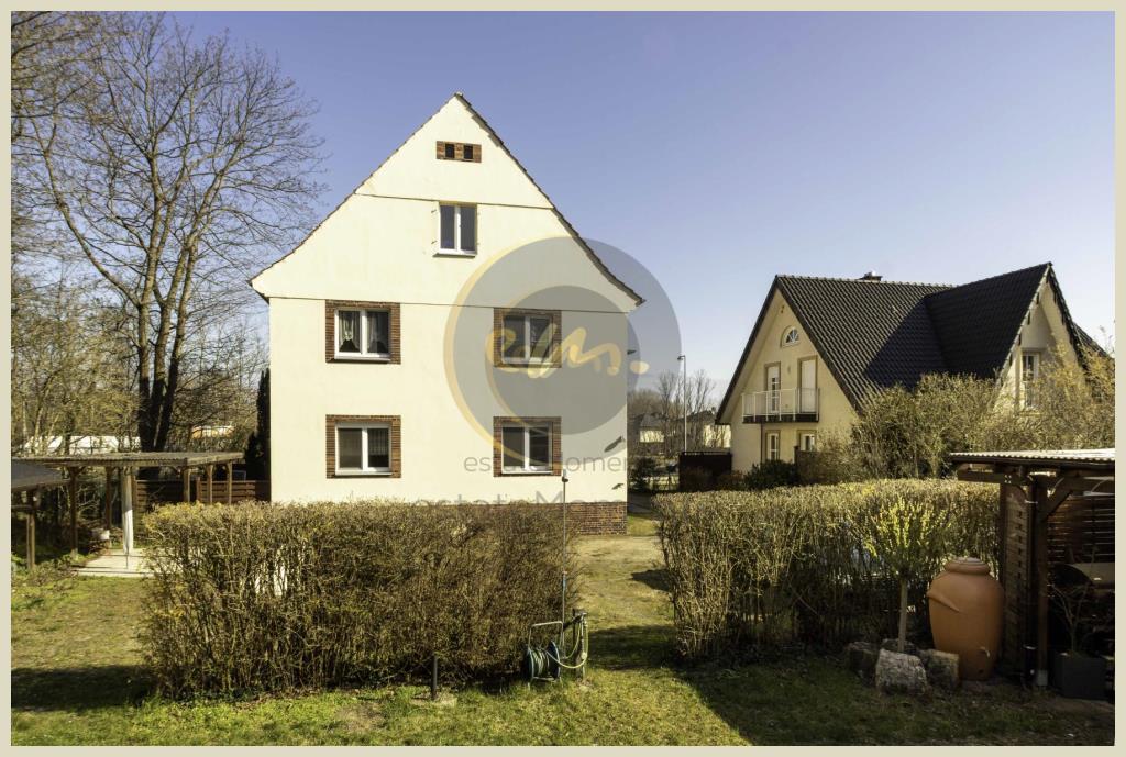 Berlin - Großfamilientaugliches Drei-Familien-Haus mit großem Grundstück (Berlin-Staaken)