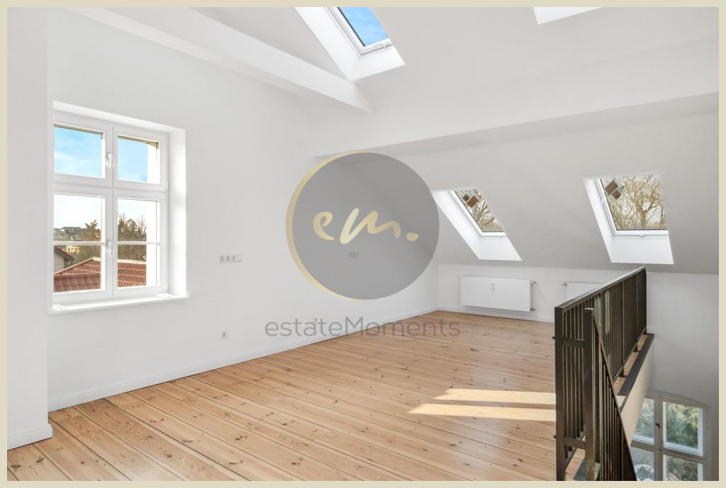 Berlin - Neubau-Dachgeschoss-Maisonettewohnung in stilvollem Altbau (2 bis 4 Zimmer)
