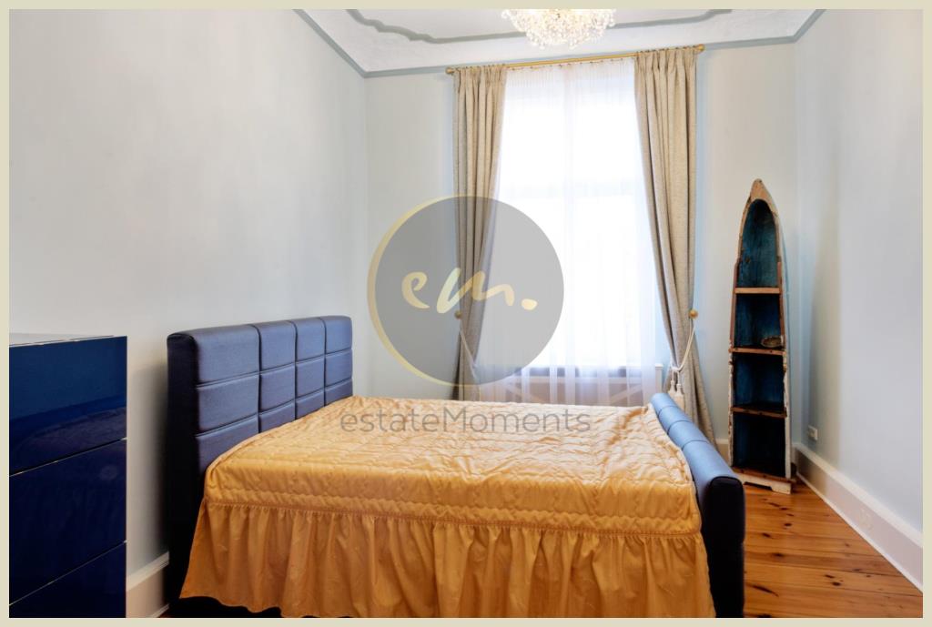 Berlin - Wunderschön saniert - Altbau-Flair in Schöneberg: 6 Zimmer, EBK, 2 Balkone, WG geeignet