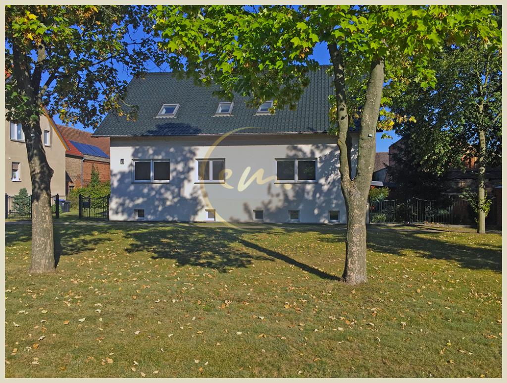 Nauen - Altbau-Einfamilienhaus mit Neubau-Charakter und weitläufigem Grundstück