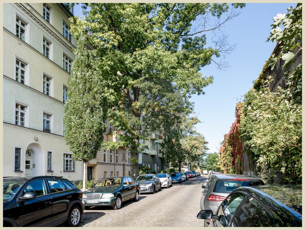 Berlin - Dachgeschosswohnung in Baumschulenweg: Ausbau im Jahr 2011, Balkon mit Nordwestausrichtung