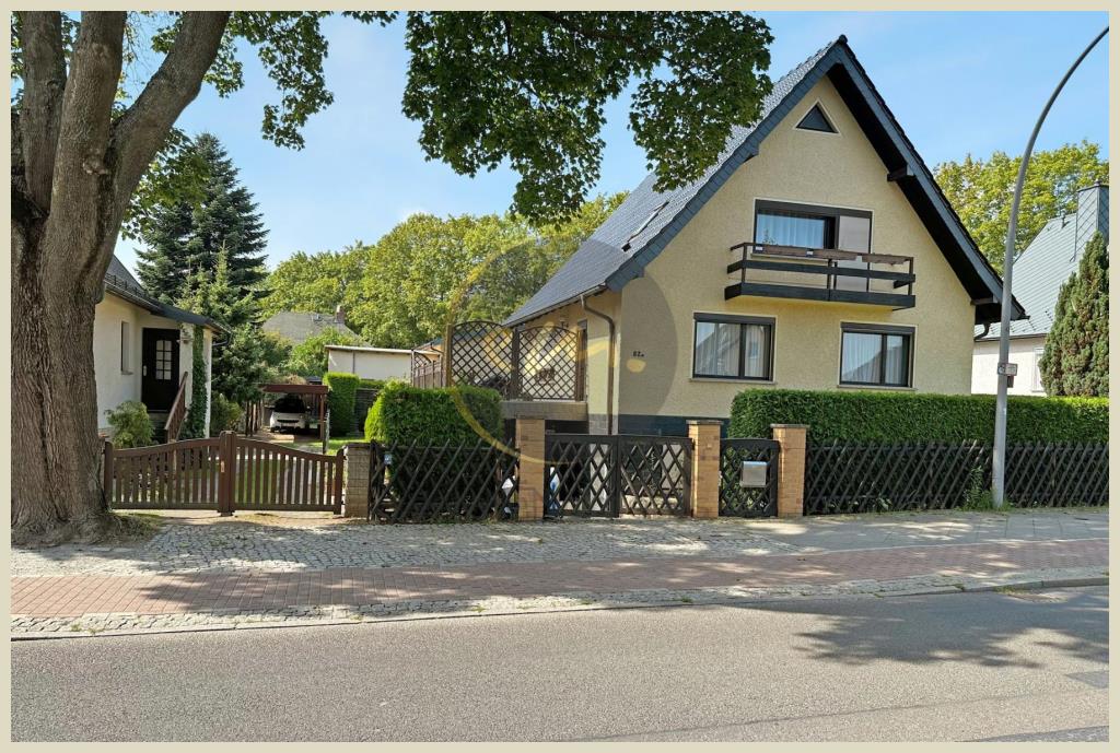 Berlin - Freistehendes Einfamilienhaus mit großzügigem Garten