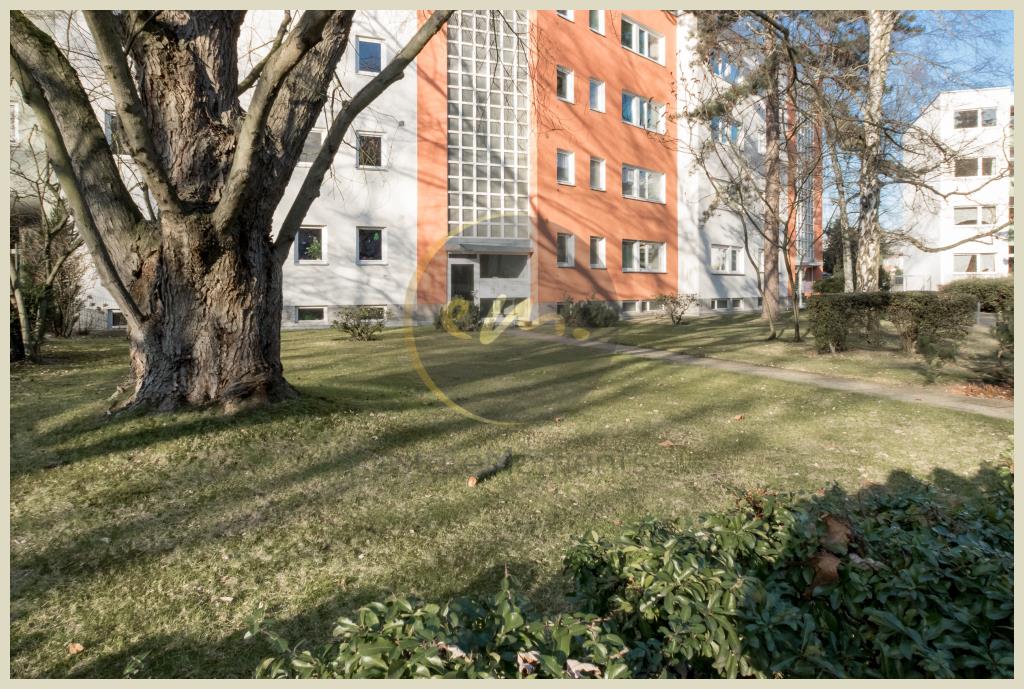 Berlin - Berlin-Lichterfelde: 3-4-Zimmer-Wohnung mit Balkon und viel Privatsphäre